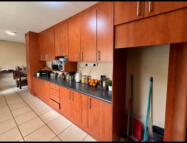 5 BEDROOM HOUSE FOR SALE IN BRANDWAG